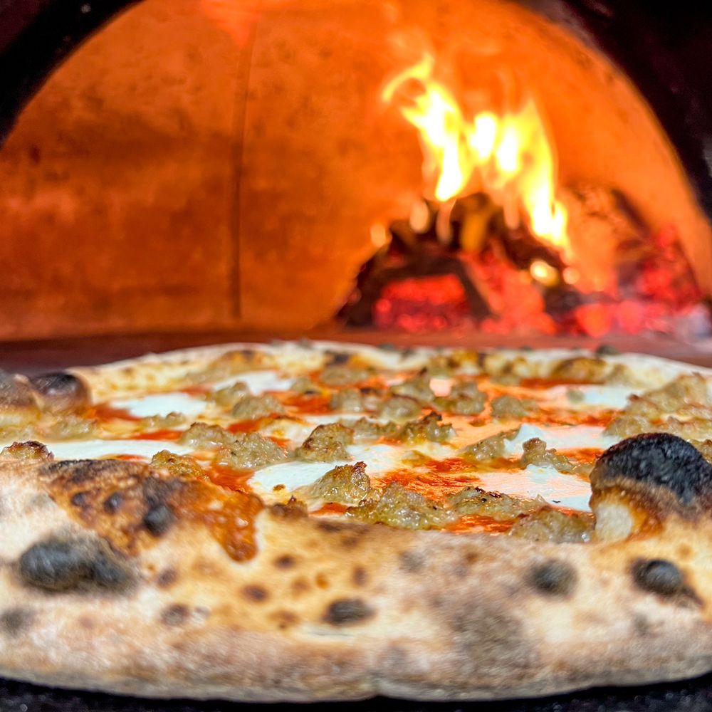 Bella Luna Pizza - Los Angeles logo