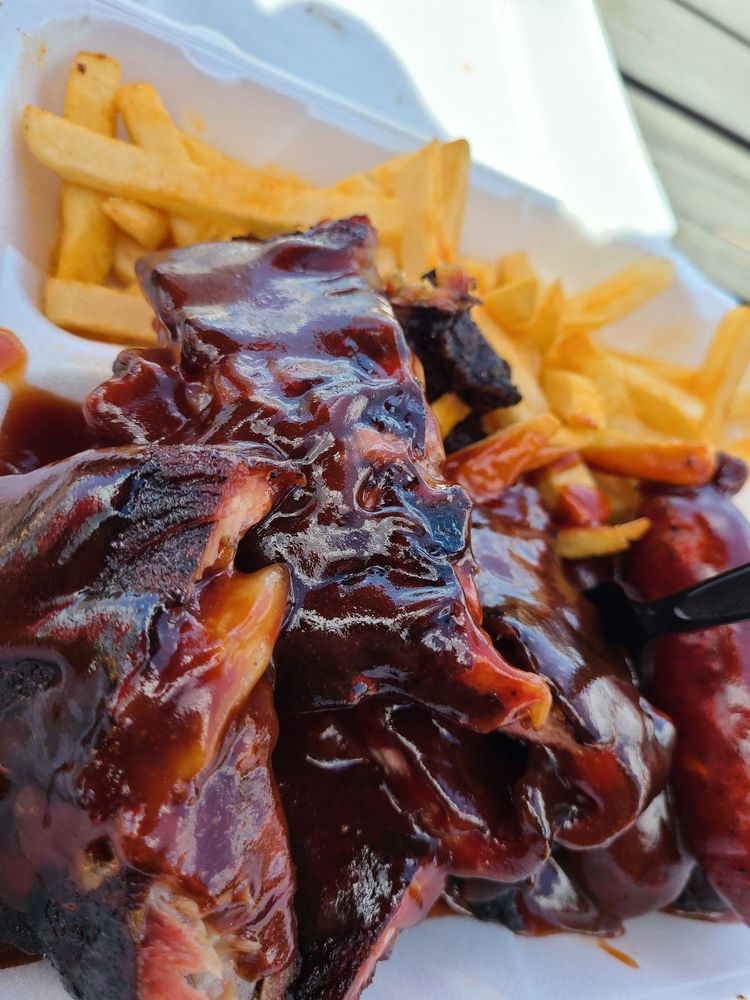 Rosako's Soulfood and BBQ - Bedford logo